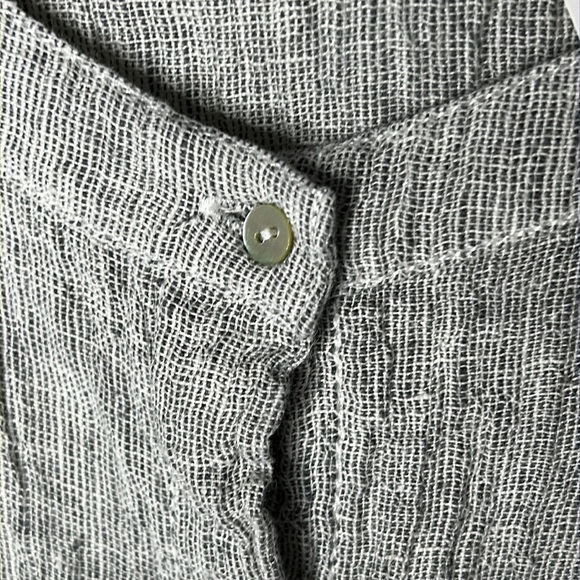 TAHARI 100% Linen Gray Gauzy Button Down Top Size Medium - Picture 16 of 16